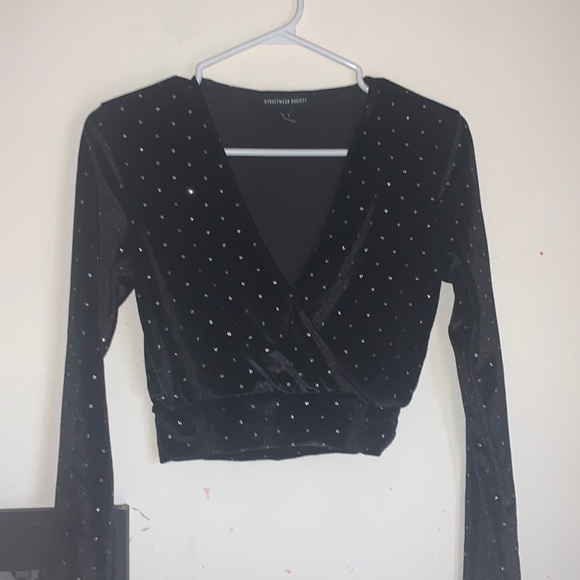 Black long sleeve crop top - Picture 1 of 1